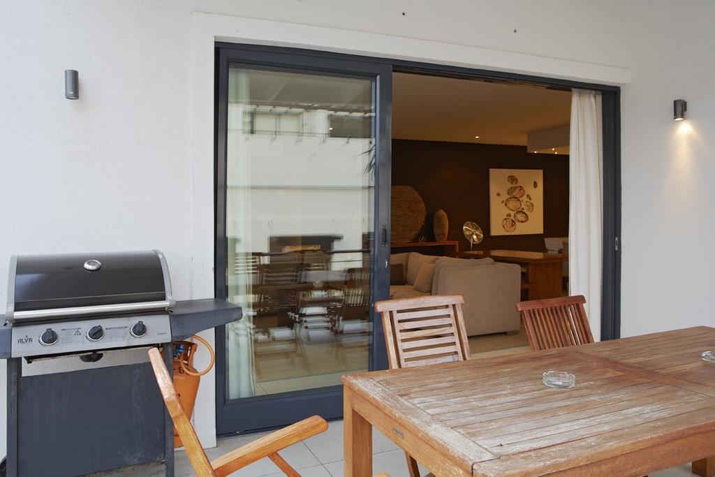 Marine Square Luxury Suites Hermanus Exterior photo