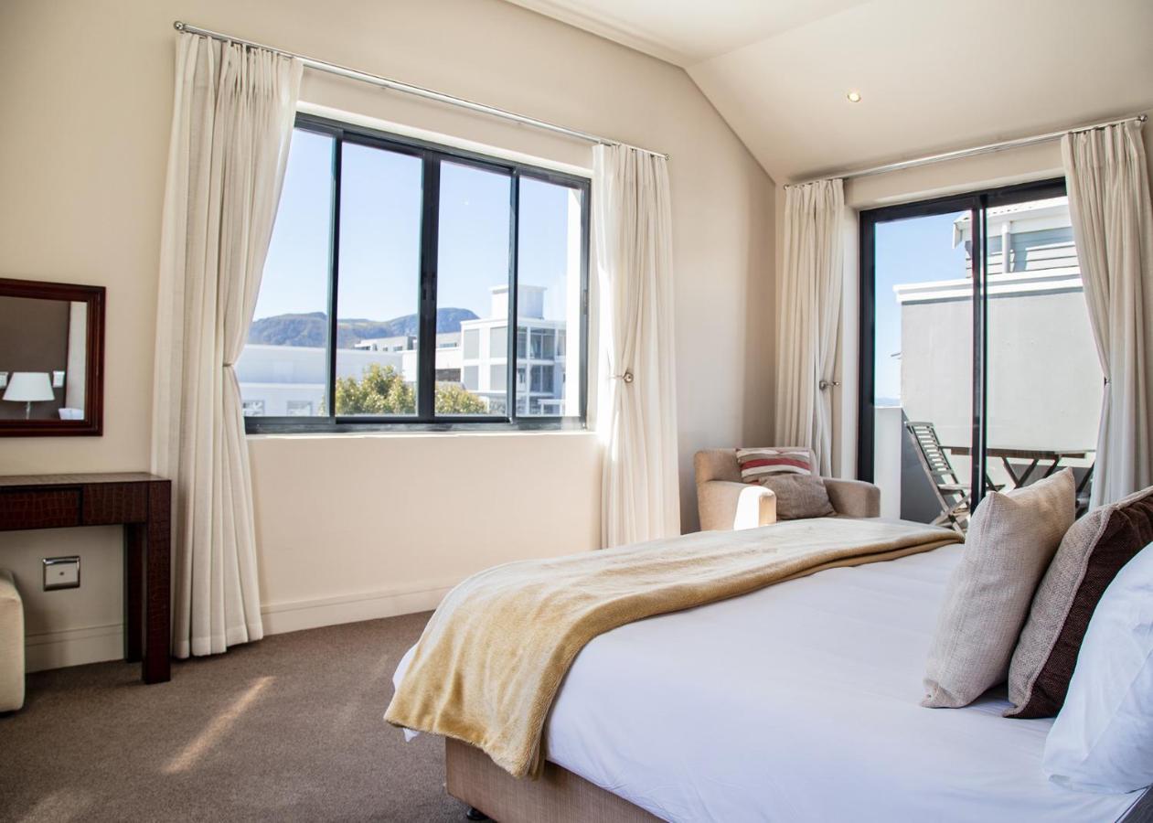 Marine Square Luxury Suites Hermanus Exterior photo
