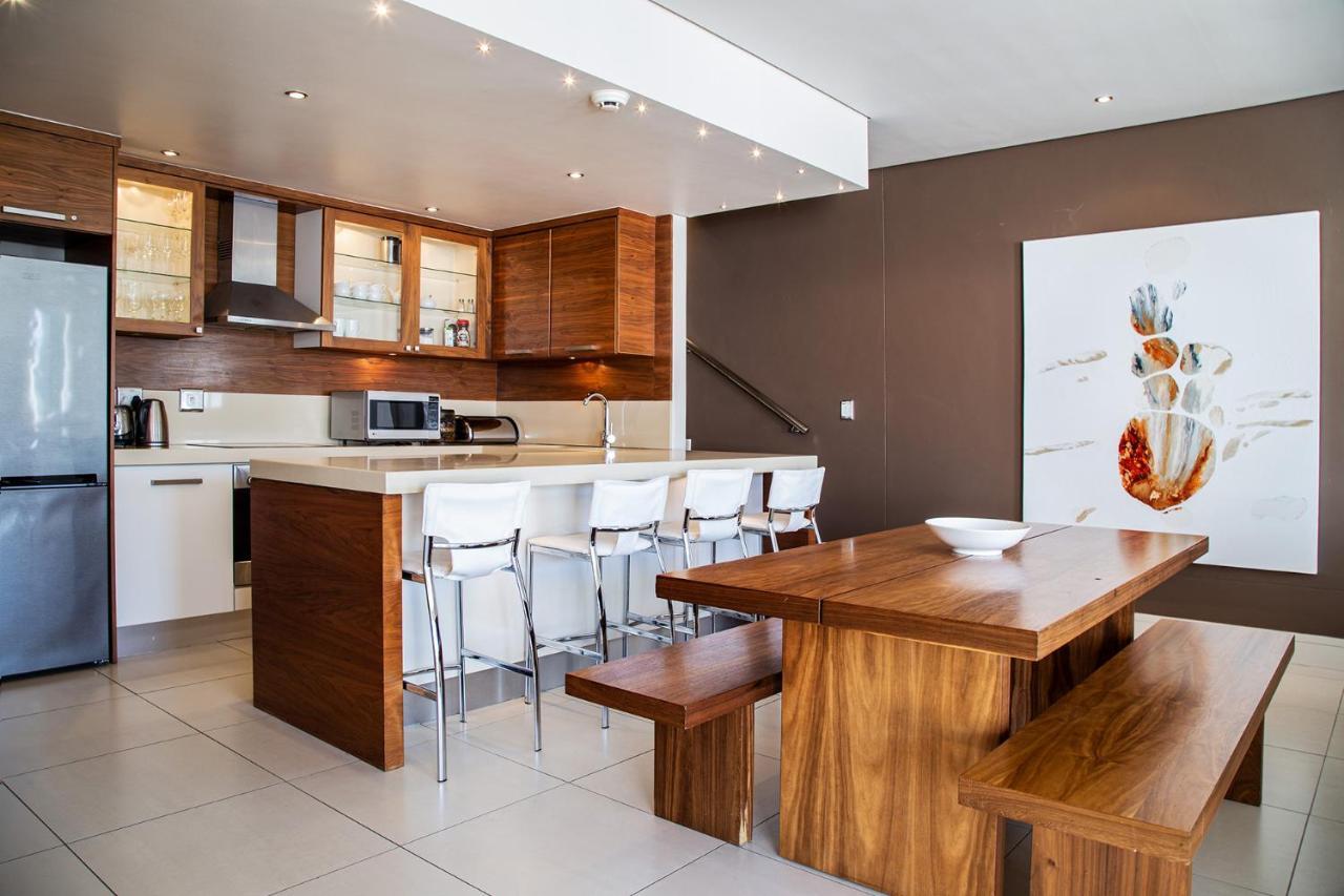 Marine Square Luxury Suites Hermanus Exterior photo