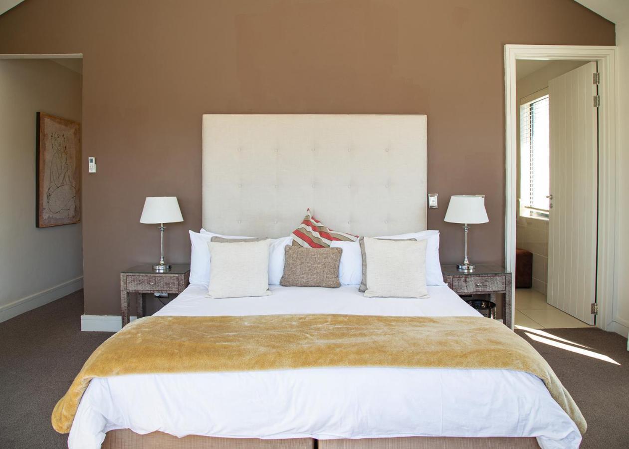 Marine Square Luxury Suites Hermanus Exterior photo