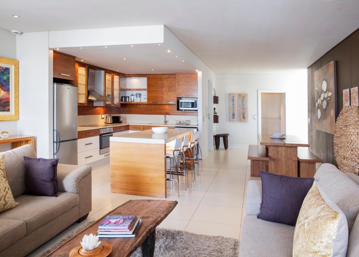 Marine Square Luxury Suites Hermanus Exterior photo