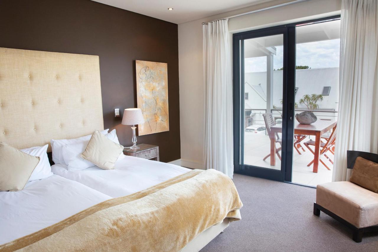 Marine Square Luxury Suites Hermanus Exterior photo